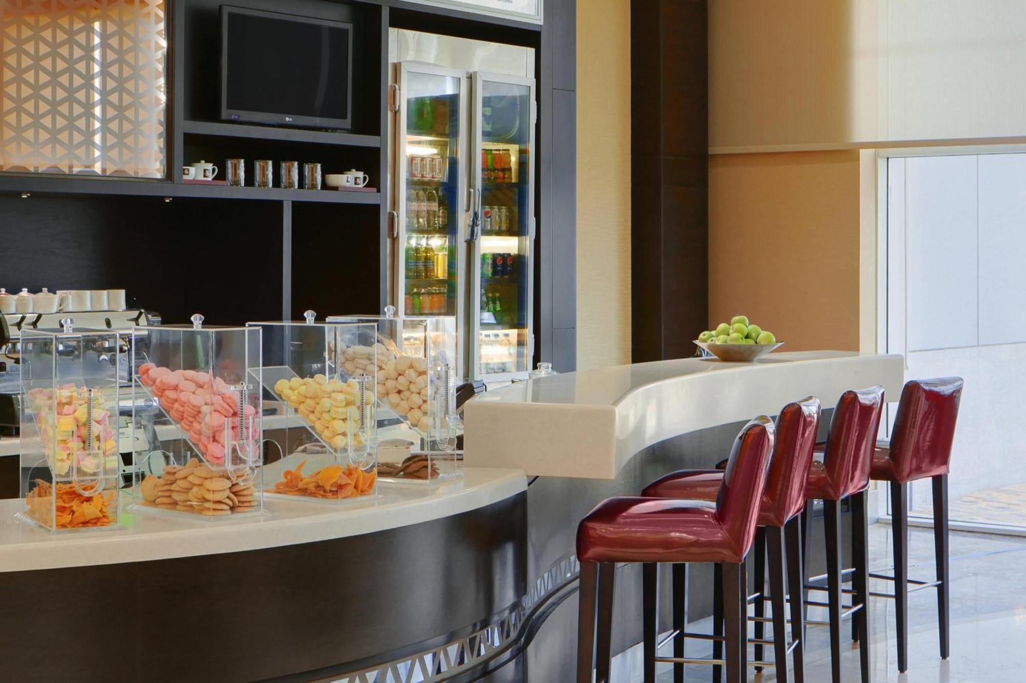 Отель Courtyard By Marriott Jazan Экстерьер фото