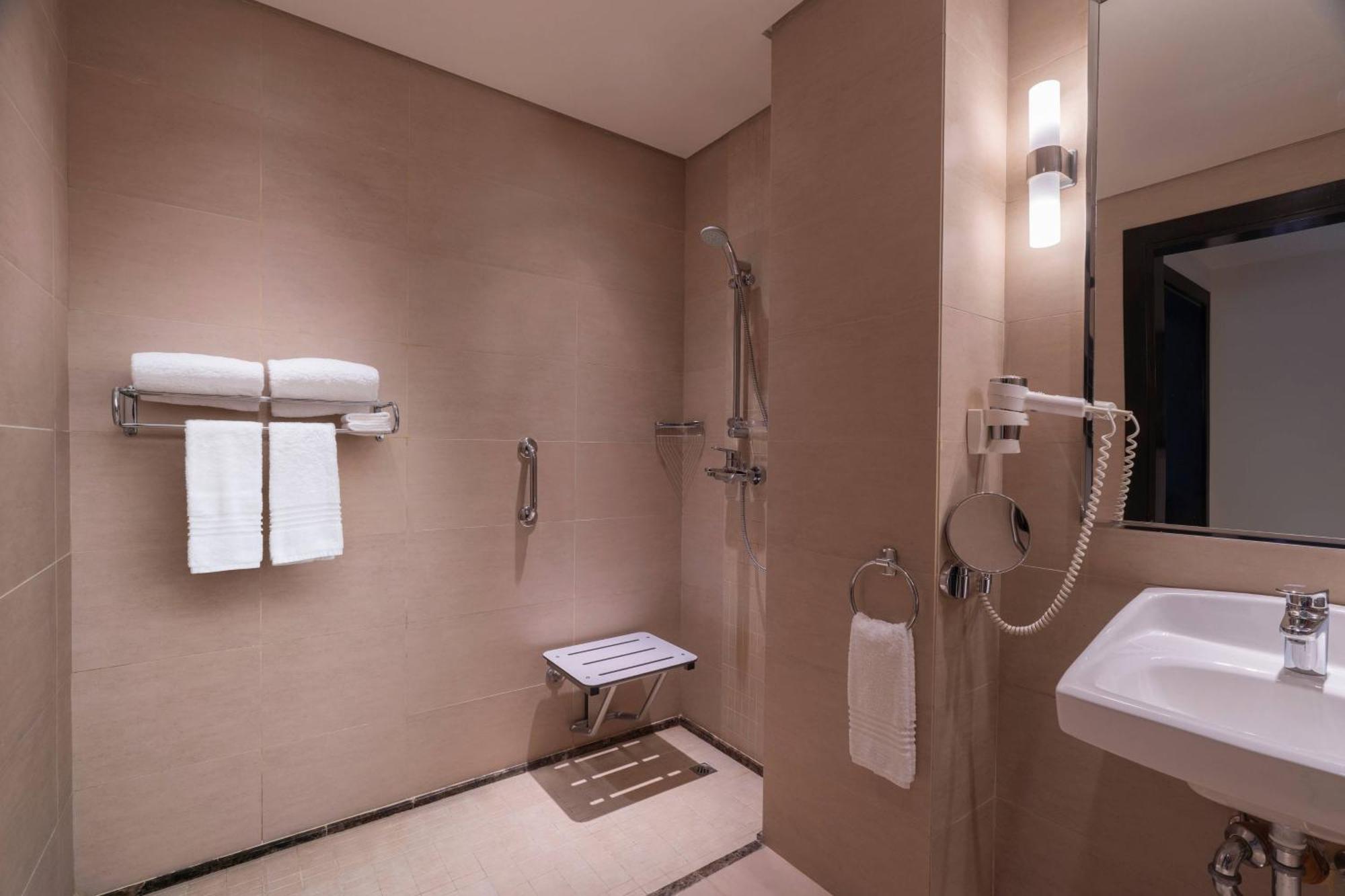 Отель Courtyard By Marriott Jazan Экстерьер фото