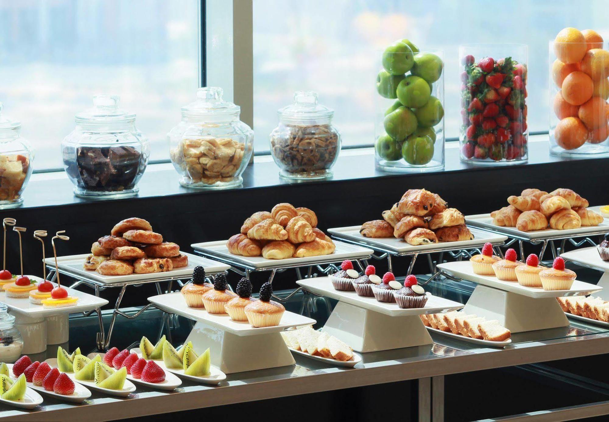 Отель Courtyard By Marriott Jazan Экстерьер фото